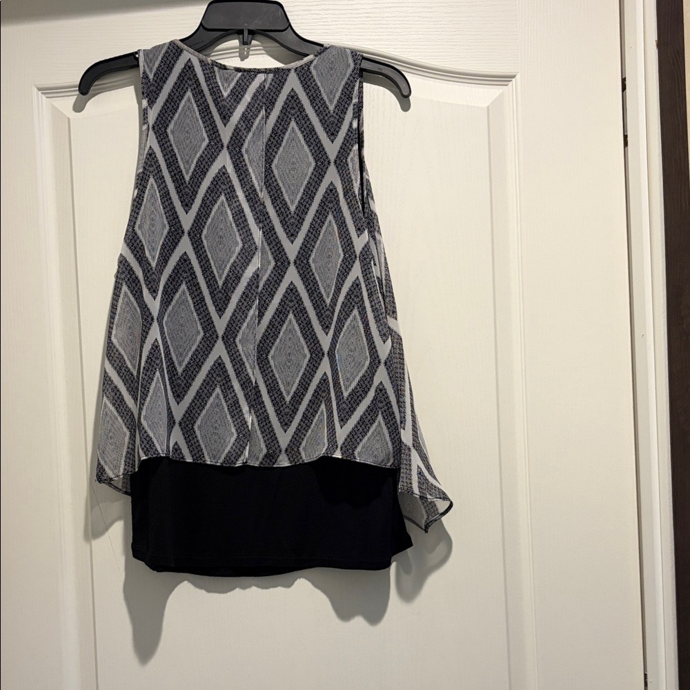 Iz Byer Black and White Diamond Pattern Blouse - Picture 2 of 4